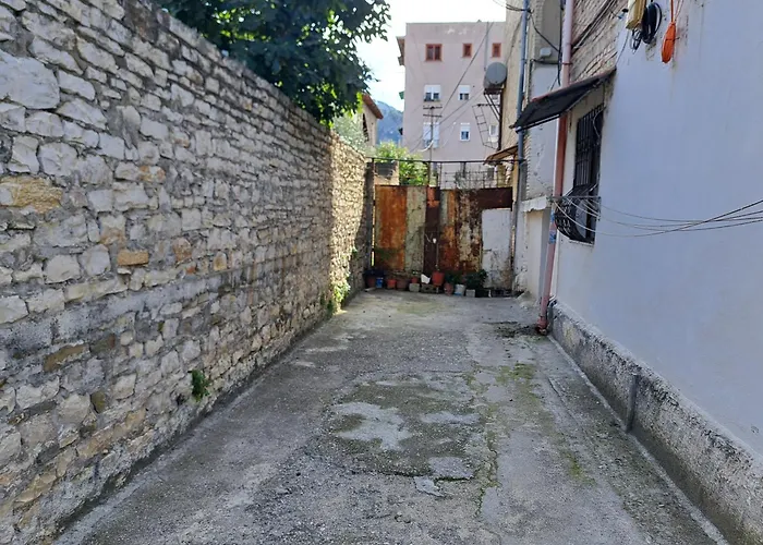 Lägenhet Berat's Secret Passage *